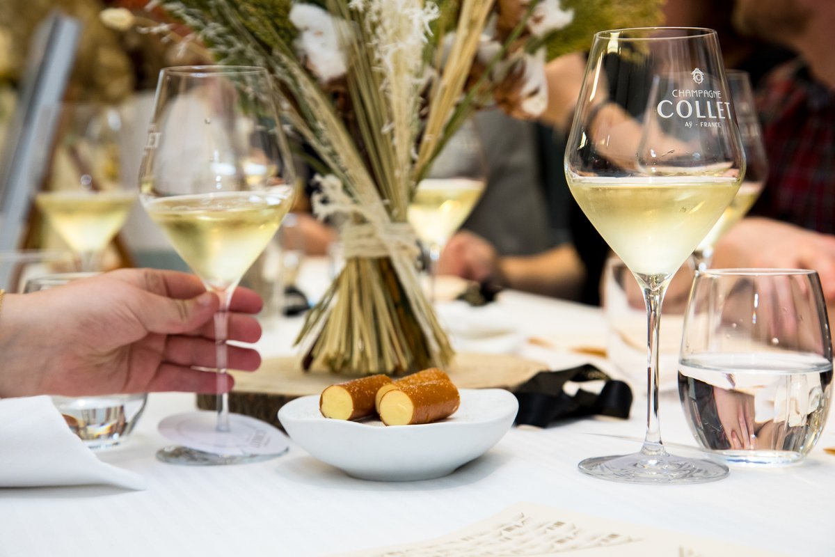 ChampagneCollet tweet media