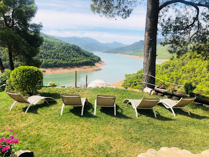 AndaluciaAMAyA's tweet photo. ✅Visita la #CasaRural de Los Parrales 🔝, en el Parque Natural Sierras de Cazorla, Segura y Las Villas #Jaén #pantano #ecoturismo #senderos #usopúblico #excursionesguiadas @MedioAmbAND @AgriculturAnd @AndaluciaJunta https://t.co/ri0x67rtpb