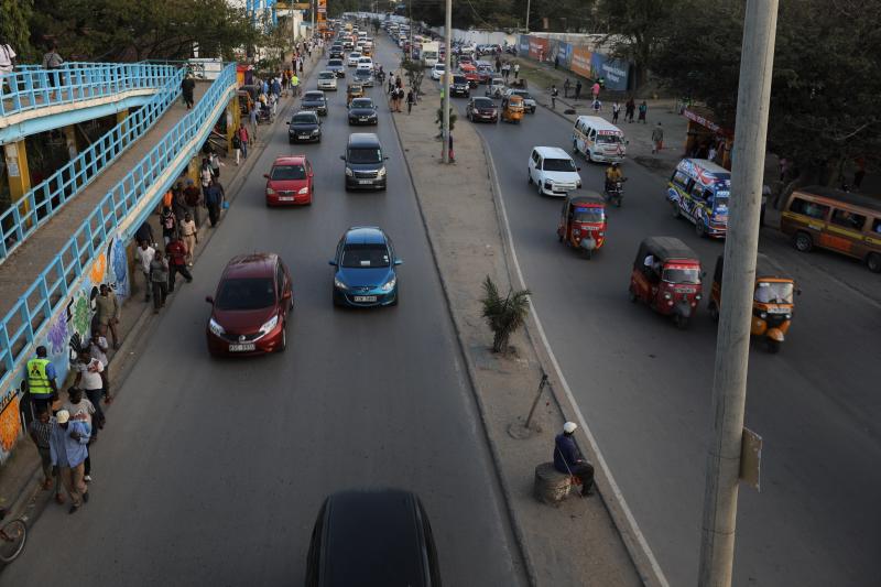 KncciMombasa's tweet photo. @MombasaCountyKe unveiled new traffic routes to reduce congestion in the CBD. Has it caused convenience or created confusion today? 
Click Like for convenience and Retweet for Confusion. 
@mustafaramadhn @taufiqbalala @wachiramwa2000 @TourismMombasa https://t.co/pcbmqN9SZk