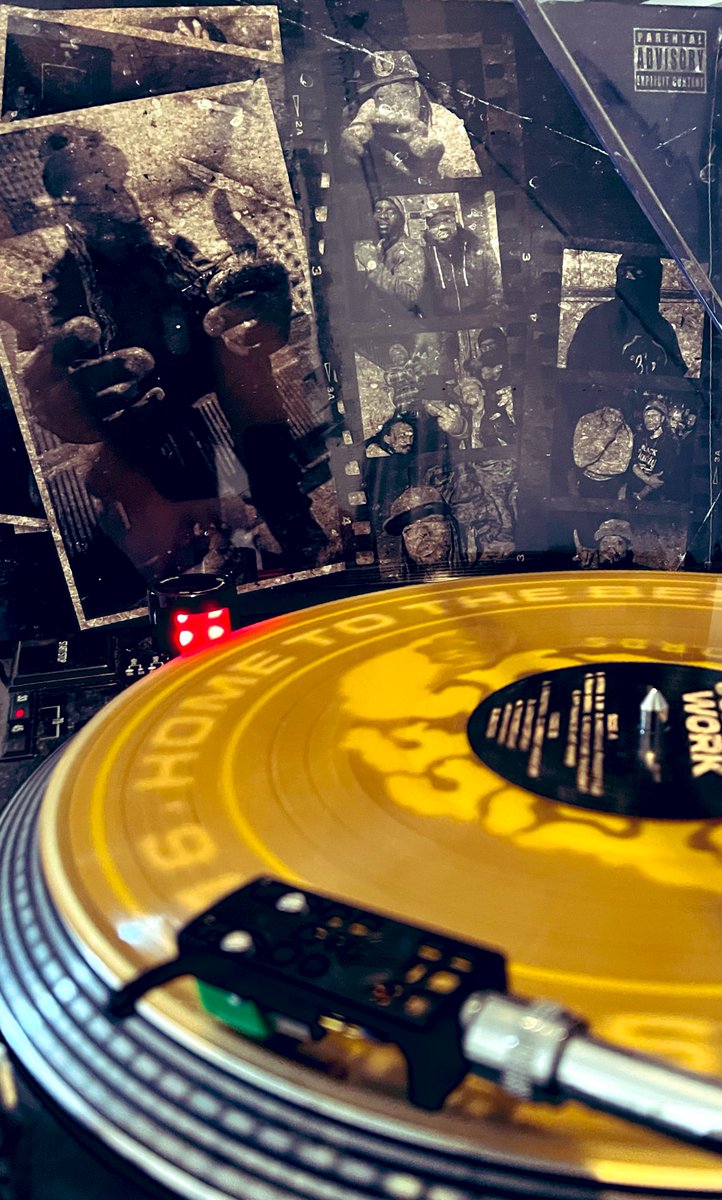 MaxBoor's tweet image. This @crownroyale410 #CollabWork landed ystrdy. Great showcase of some of Baltimore’s less known but nevertheless dope MCs. Still available through @CPHCrates but only around 30 copies left so hurry up! 
This is 🔥🔥🔥
#vinyl #vinyl4dayz #vinyljunkie #vinylcollection #hiphopvinyl