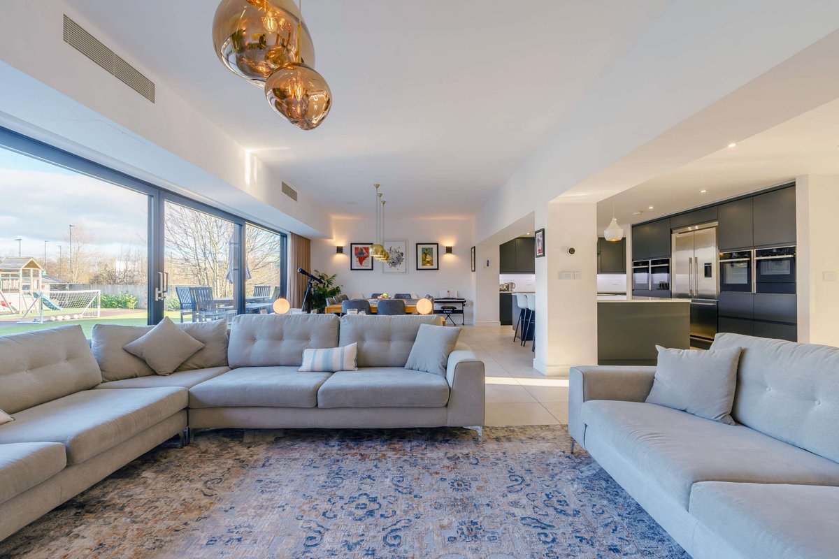 struttsmorpeth's tweet photo. NEW TO THE MARKET: A stunning, luxury modern  #home in an exclusive cluster of just three #properties. Offering more than 3,000 square feet of beautifully appointed accommodation.
https://t.co/McbqTSBt1g https://t.co/Yrq6mYLsRP