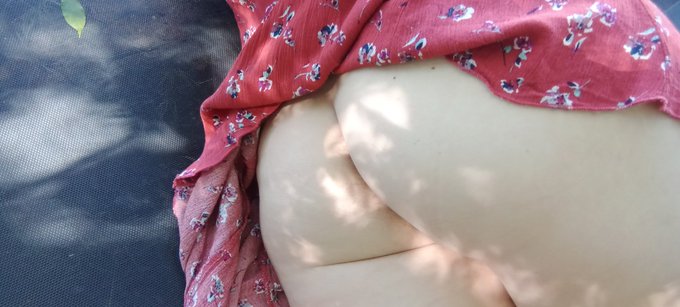 Happy Humpday. I am live on Chaturbate tonight from 10pm...fiy 😋 https://t.co/e22JXKGx0M<a href="/tag/chaturbate"class="tags"><span>#chaturbate</span></a><a href="/tag/stripchat"class="tags"><span>#stripchat</span></a>