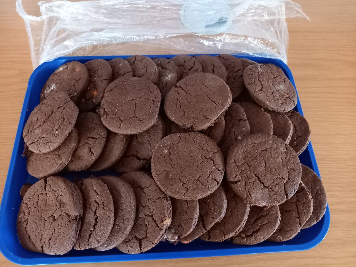 CrooksbarnPri's tweet photo. Delicious biscuits ready for our dedicated Y6 attending booster classes tonight. So impressed that every single one wants to come. Thanks to our fantastic kitchen staff for the biscuits. #boosterclasses #year6 https://t.co/GkpV1ismFP