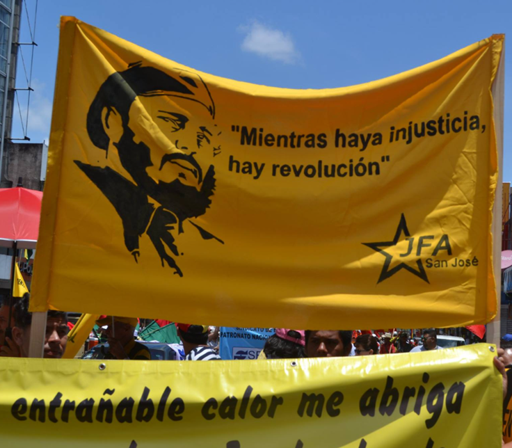 “Mientras hay injusticia, hay revolución” dice la bandera de Fidel Castro de la Juventud Frente Amplio.¿En qué consistirá dicha revolución?