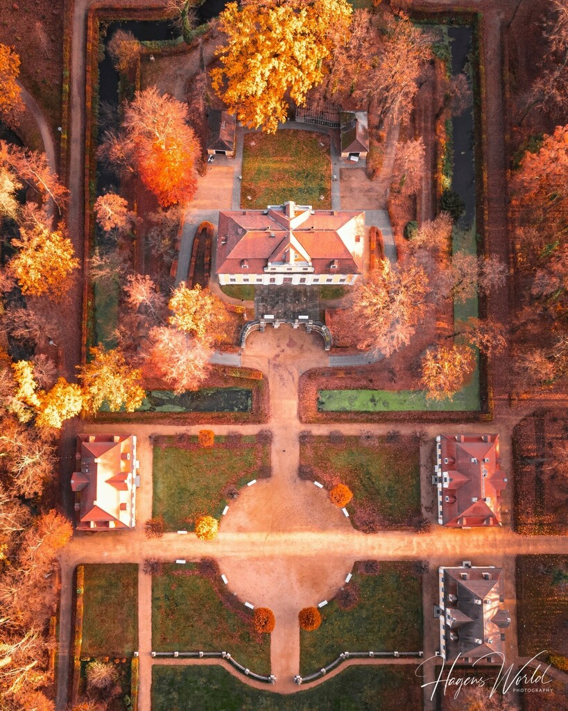 Hagens_World's tweet photo. 🇩🇪 Explore with me Germany - Barockschloss Neschwitz🇩🇪⁠
.⁠
⁠
Upper Lusatia is located in the very east of Saxony. It represents the German part of the three-country corner consisting of Germany, Poland and the Czech Republic. Discover the picturesque… https://t.co/kuxS3kD7bu https://t.co/UCHvLcVP3x