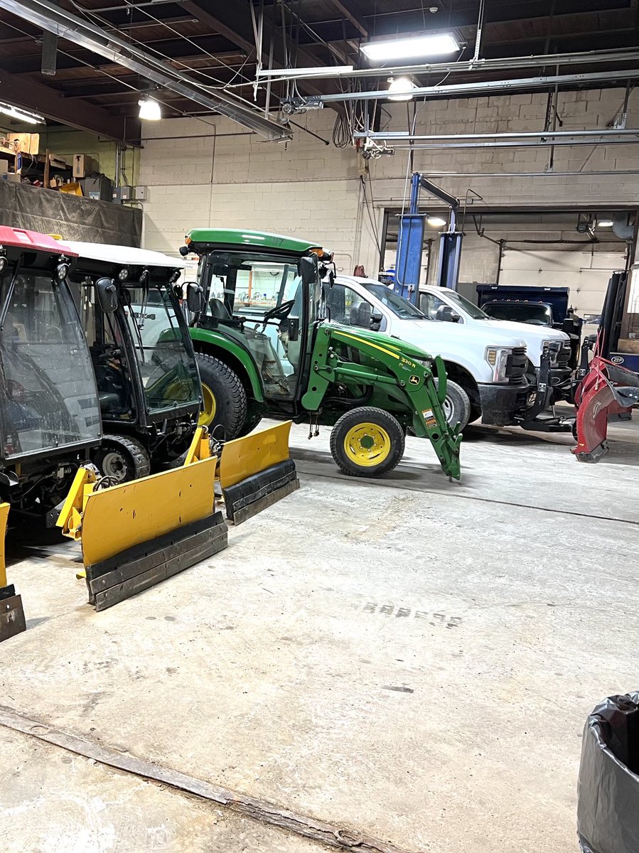 EricHeilmeier's tweet photo. Plans set! Equipment Prepped! Now we wait. #bgsu ⁦@CampusOps_BGSU⁩ https://t.co/jBncxIxMMZ