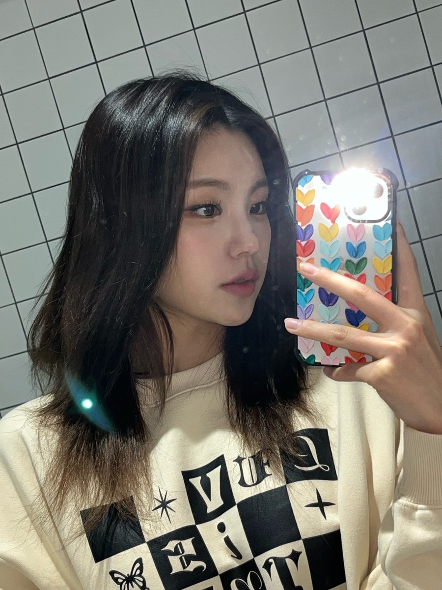 yeji bubble 🖤 tweet media