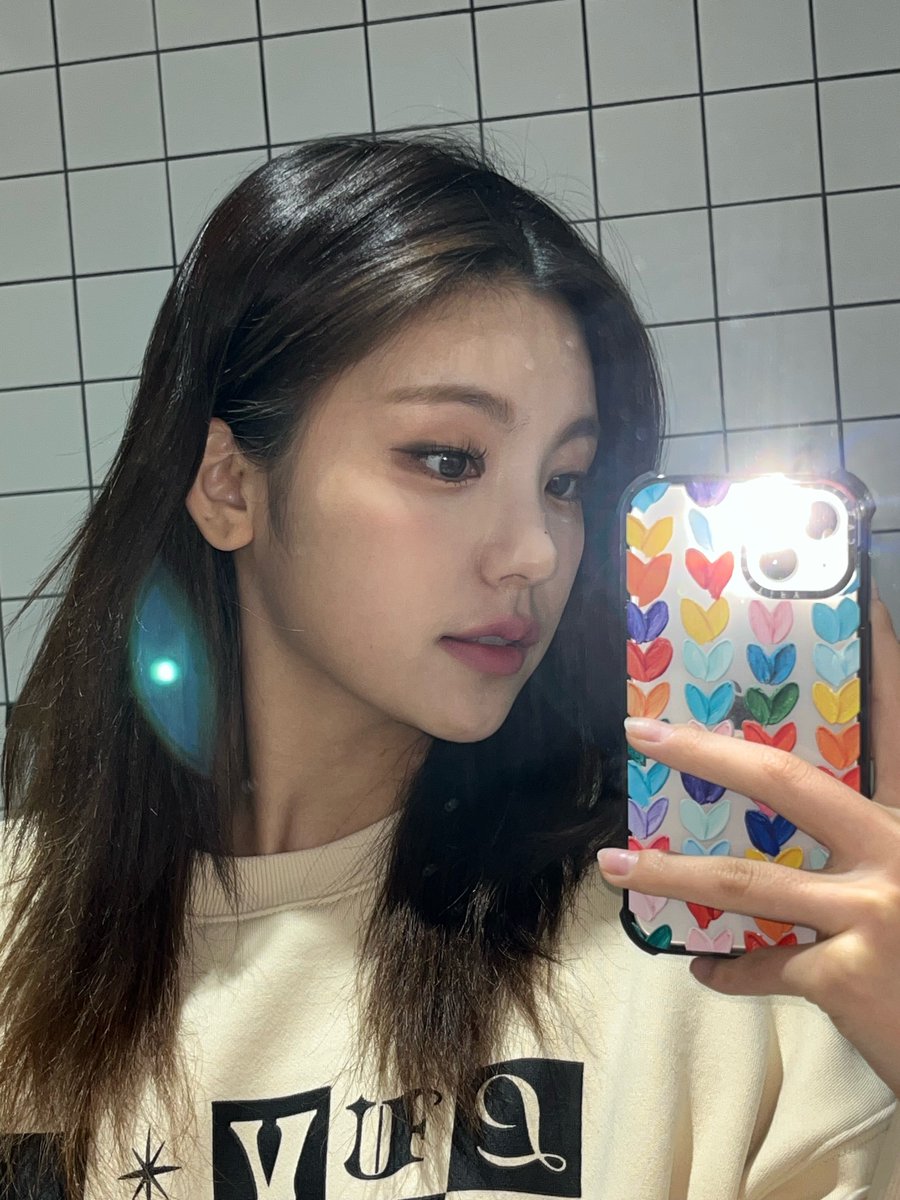 yeji bubble 🖤 tweet media
