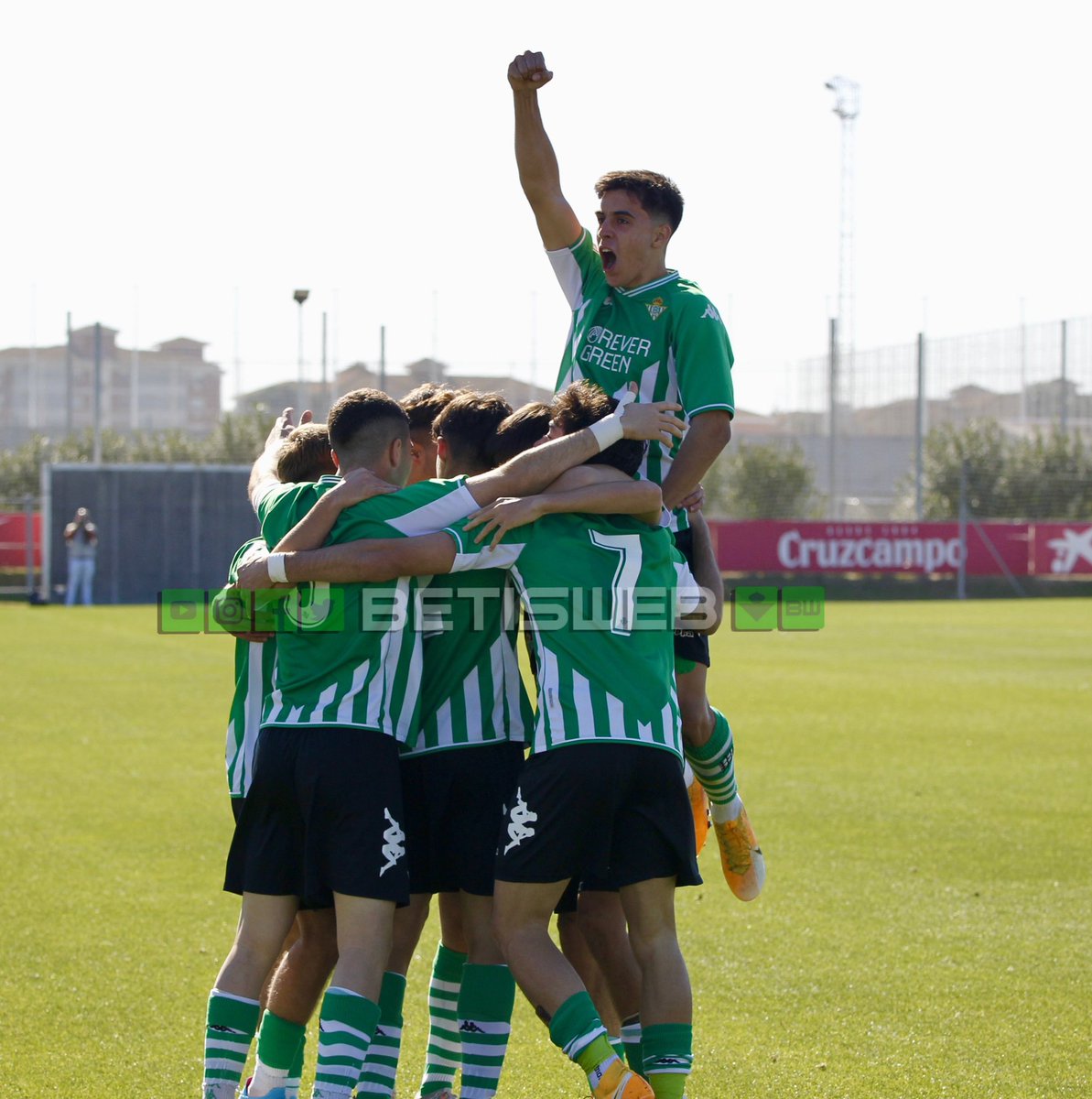 betisweb's tweet photo. FINNNNNALLLL, pasamos de ronda con SUPERIODAD ABSOLUTA goles de Dani Pérez y Cantarero

 #SevillaDH - #BetisDH - 0-2-

#VamosDH - #CanteraBetis #ElGranDerbi #CopadelRey #SevillaesVerdiblanca https://t.co/7vunrz4j8Q