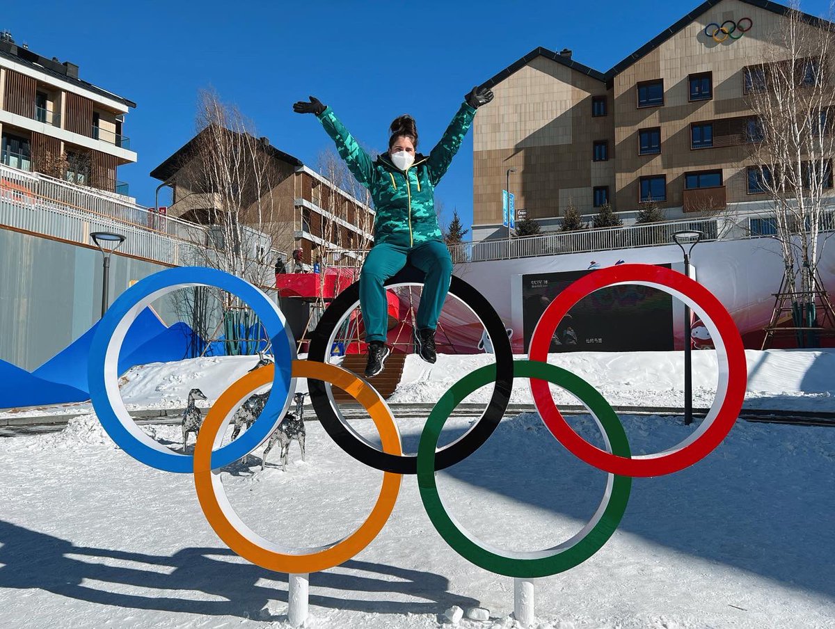 Pinch me moments!! 🔵🟡⚫️🟢🔴 #olympicrings #winterolympics #beijing2022 #teamaus @AUSOlympicTeam