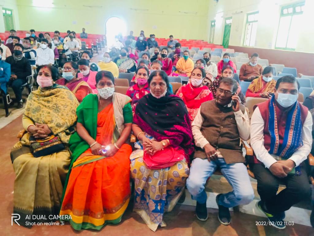 KishorBarmanBJP's tweet image. আজ সাব্রুমে দক্ষিণ ত্রিপুরা জেলার #ModiApp এর মধ্য দিয়ে সমস্ত কার্যকর্তাকে #MicroDonation এর মাধ্যমে সমর্পণ নিধি প্রদানের জন্য জেলার ও মন্ডলের মাইক্রো ডোনেশন কমিটির বৈঠক। উপস্থিত ছিলেন @BJP4Tripura র IT ইনচার্জ @dnath_chandan মহাশয়।