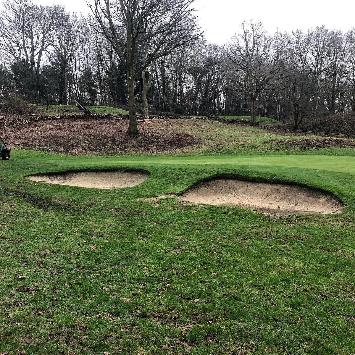 Miles_gkeeper's tweet photo. From start to finish on the left side of 12th bunkers done ✅. The Greenkeepers dream team @ashfordkentgolfclub @robalansmith doing a great job! #greenkeepers #golf #bunkers #turf #sand #revettingturf #level #niceworklads https://t.co/eJEmJ5R4KJ