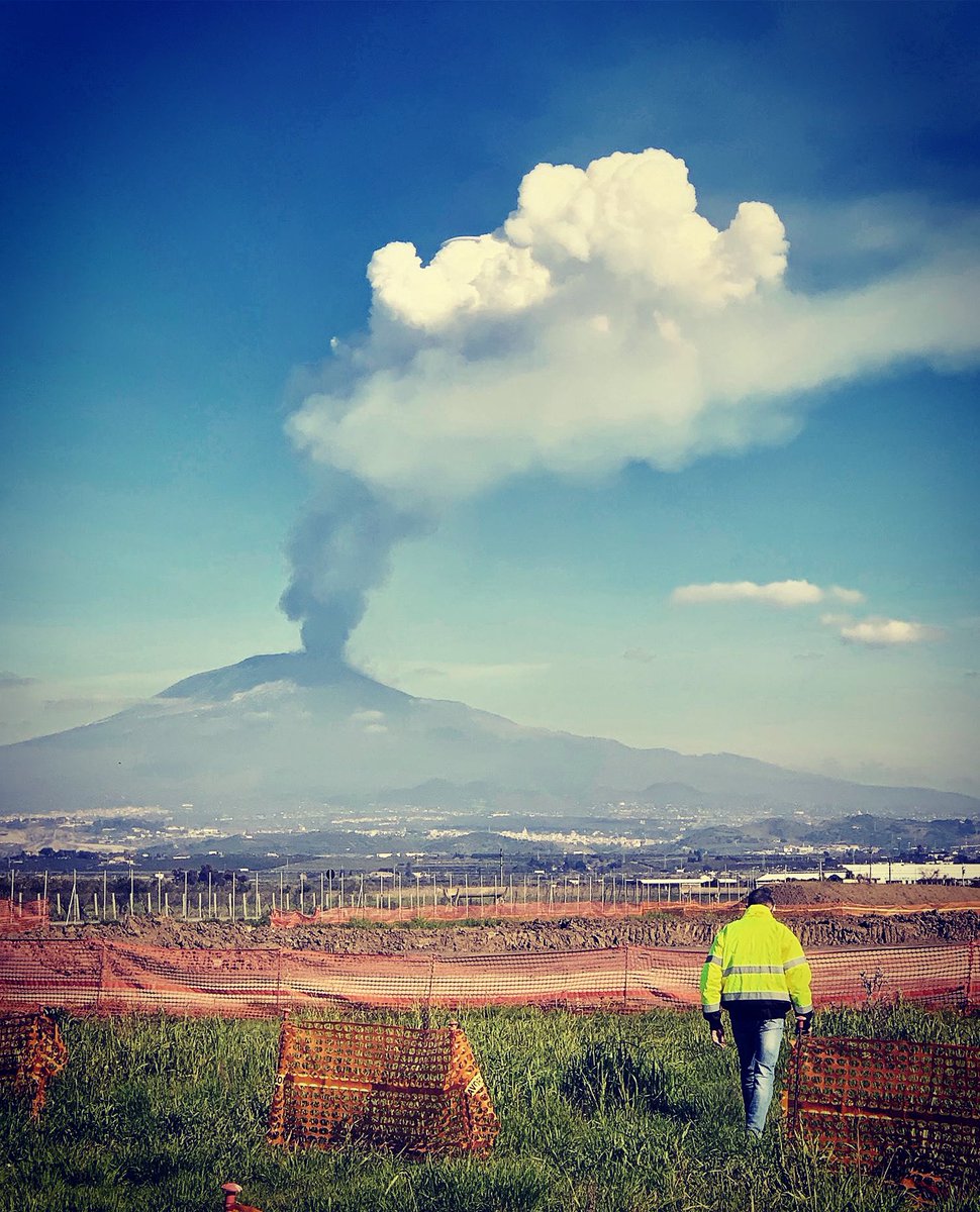 SalvoMacca's tweet photo. #unaDelleMigliori foto in cui ci sono io… #Etna #1annofa https://t.co/xQ8uCuxmnJ