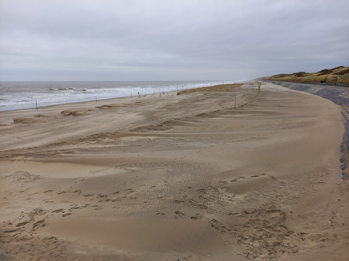 Ons #CoastSnapOostende station stond op de perfecte plek om de gevolgen van #Corrie vast te leggen, met dank aan de lokale passanten om ons de foto's te bezorgen!
#voorenna #duinvoordijk