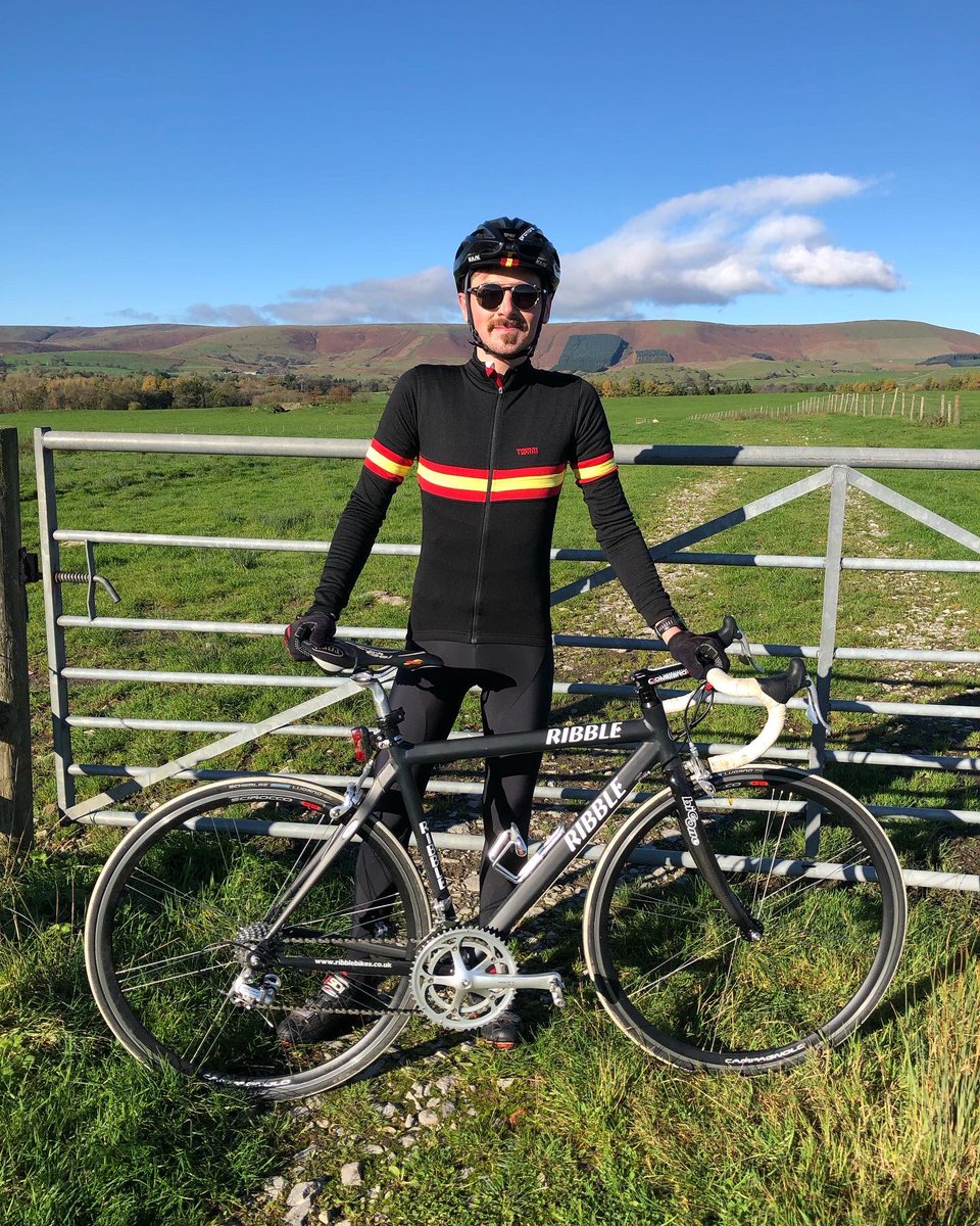 SteveFlemingM9's tweet photo. @mjfphotographer in Bowland. @tormcycling #bowland #tormcycleclothing #kaskhelmets https://t.co/FWwbwrA60c