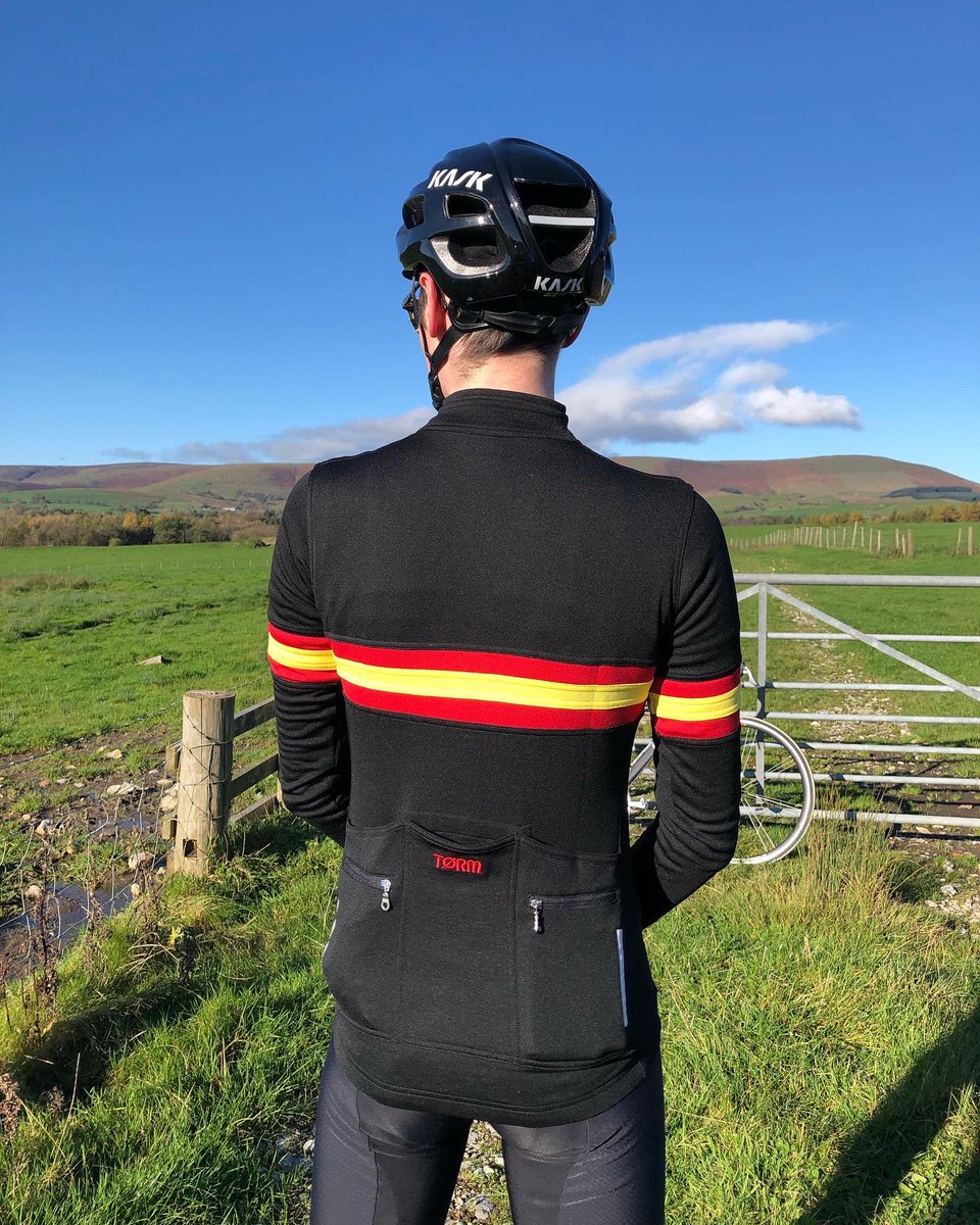SteveFlemingM9's tweet photo. @mjfphotographer in Bowland. @tormcycling #bowland #tormcycleclothing #kaskhelmets https://t.co/FWwbwrA60c
