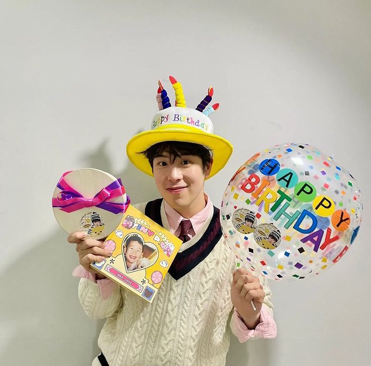 feitfor's tweet photo. OUR CUTTTEEE BIRTHDAY BOYYYY😭🙌🙌🤍🤍🤍🤍

Pyo jihoon why so cuttteee https://t.co/CHvi184OOF
