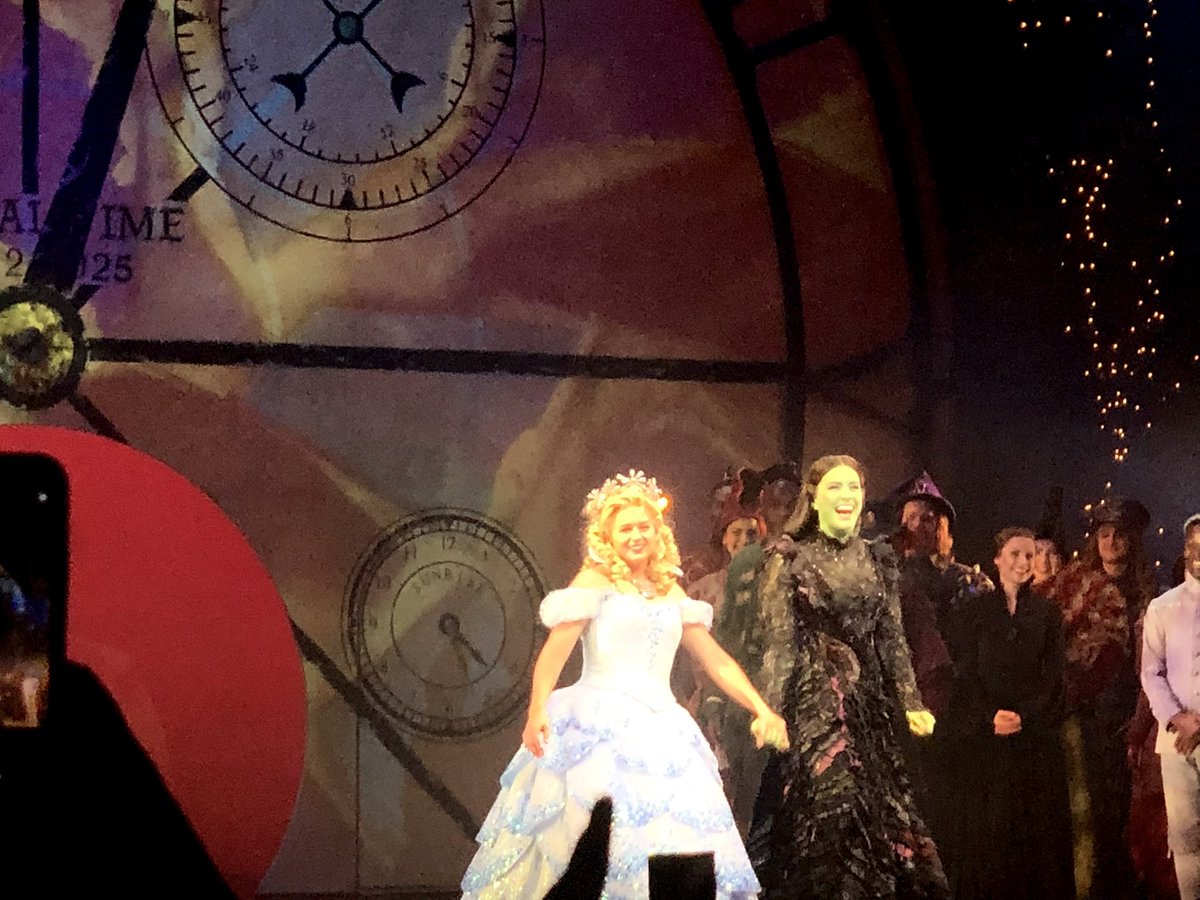 theatre_direct's tweet photo. ✨About last night…✨ The new cast of @WickedUK were very pop-u-lar after their first performance! 🤩

What an incredible night! 💚💗 https://t.co/HB7df0ZZj2