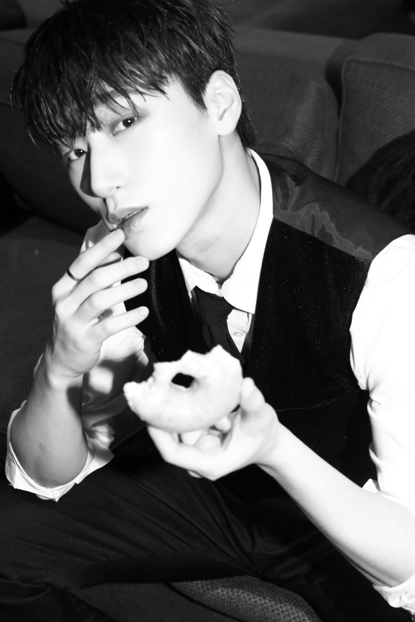 FKlJya5aAAAi-G7?format=jpg&name=large