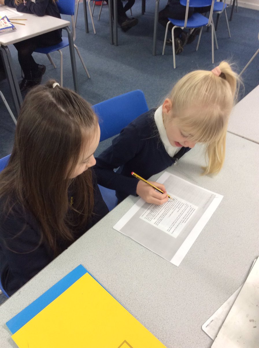CamblesSchool's tweet photo. Some incredible expression shown when reading our class book this morning in Team Foss #camblesforthreading #middleworld @jaguarstones @pvoelkal https://t.co/R19QvZ9ivj