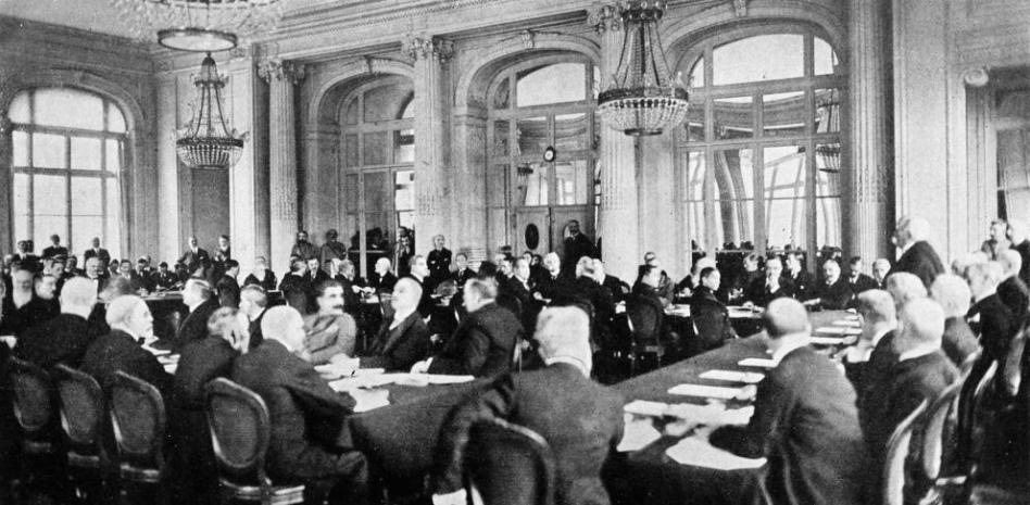 franceatwar's tweet photo. 14 February 1919 began drafting of peace treaty https://t.co/6LnoHMCtEO