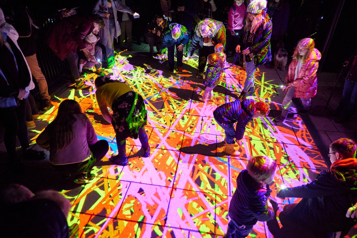 LDN_pressoffice's tweet photo. Brilliant light installations and fantastic performances will be filling London’s streets this half term for #SpringintoLondon, part of @mayoroflondon’s #LetsDoLondon campaign inviting families to enjoy a range of FREE activities. https://t.co/v7HgLYAg8u https://t.co/6INP9twhwT