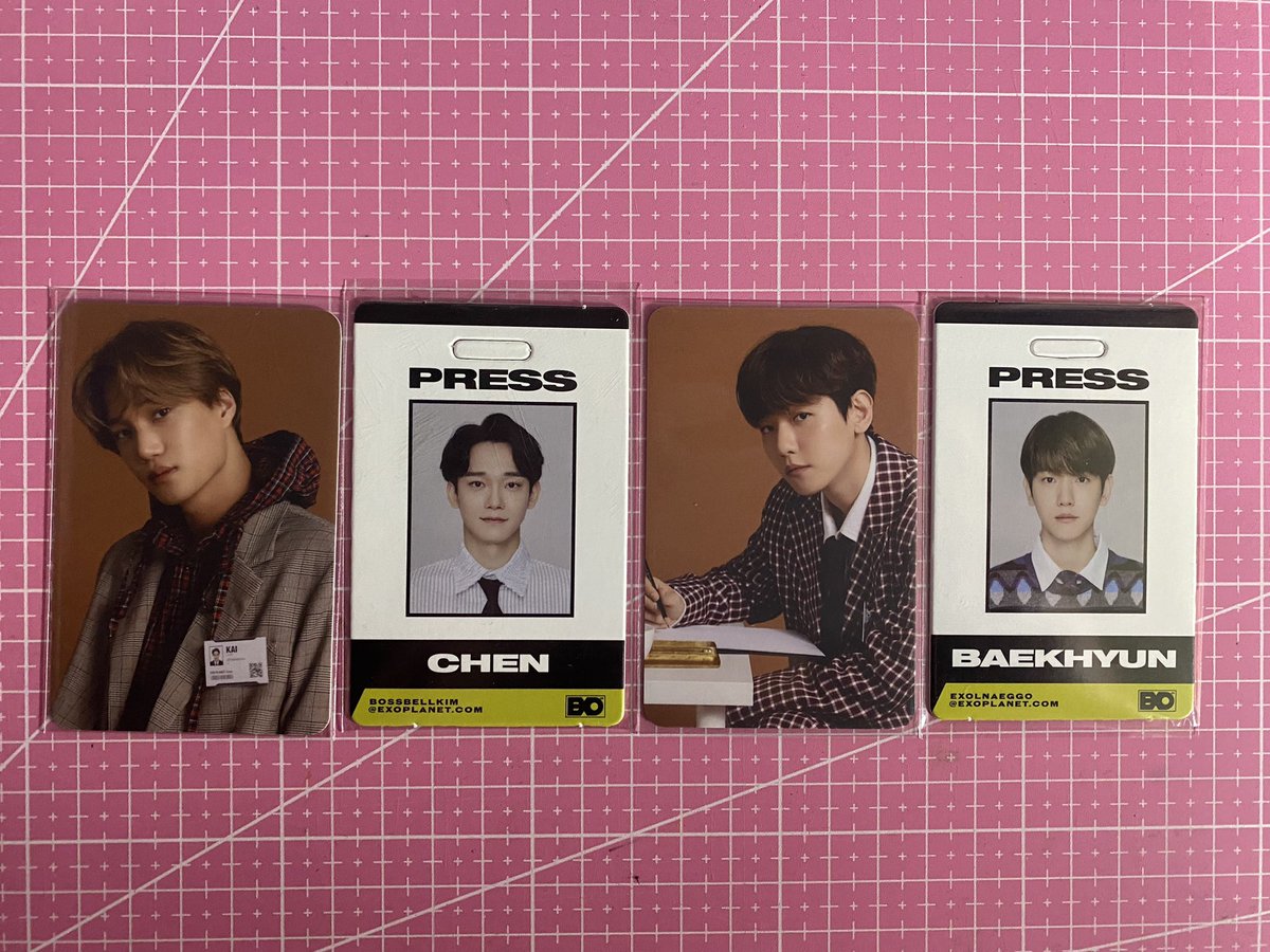 oshayaaa's tweet photo. [WTS] 
Want to Sell
Sharing Season Greeting EXO 2022 &amp; 2021
✨ PC Photocard benefit ktown4u SEHUN + XIUMIN 110k
✨ DESK CALENDAR 75k
✨ STICKER SET ( 2 pcs ) 25k
✨ DIARY 2021 55k
✨ PC BENE + PRESS CARD 2021 offer
☑️packing
☑️bisa oren
good condi yahh cm dibuka sekali hehe🥰 https://t.co/kZUpD4anoN