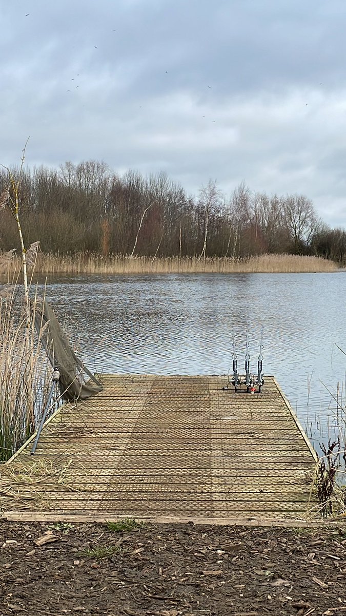JoeTurnbull69's tweet photo. Casting out in the dark last night. All rods went down lovely. Had a decent sleep though… #comeoncarp #carpangling #embryoangling https://t.co/xwl9QYzC12