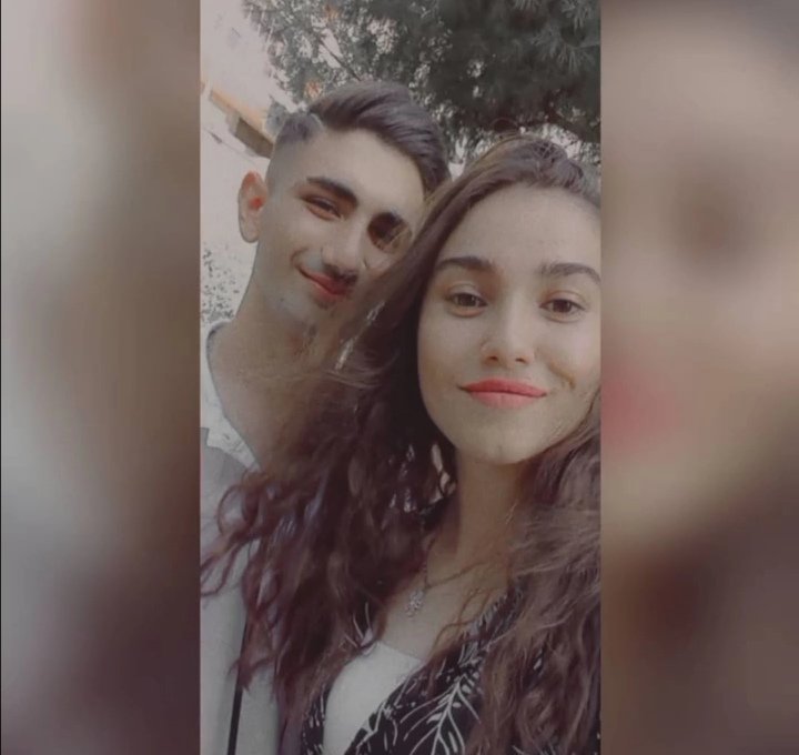 " Gökyüzümsün Yer Yüzünde ,
Yada Gök Senin Yüzünde... "