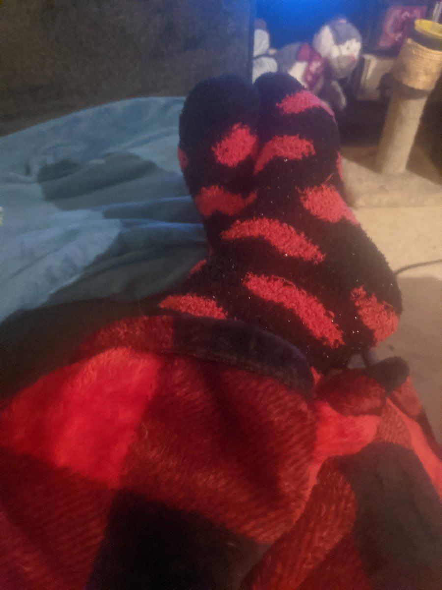 lauralynneaz's tweet photo. Reminder: Friday is #WearRedDay Check out @American_Heart  and @GoRedForWomen for resources for a healthy heart. #PhxGoRed https://t.co/6qjZ6uzk52