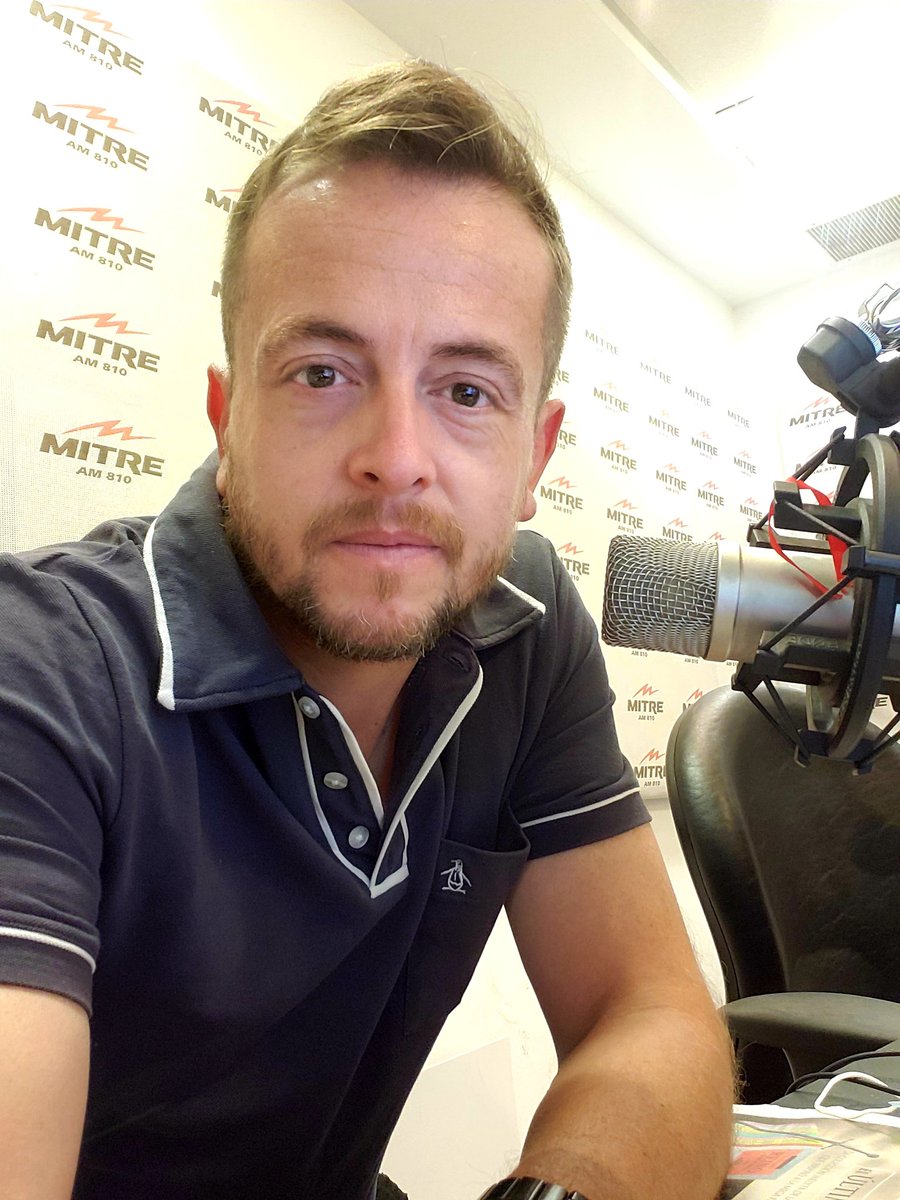 leoguevara80's tweet photo. #AHORA #Aire 📻 🎙🎧 #AireDeNoticias acá estamos con el equipo de las madrugadas en @radiomitrecba adelantando las principales noticias del día desde las 5 y hasta las 6 de la mañana con @MarianoNievas @DanielC45237005 #Miercoles ⏰ BuenDia!!! https://t.co/aQsyfbQQHF