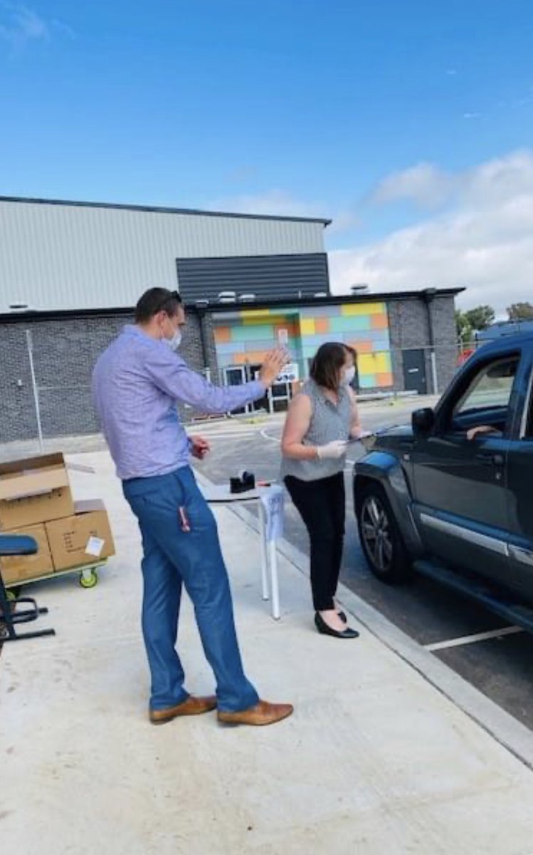 Handing out some 🐀 🐀 🐀