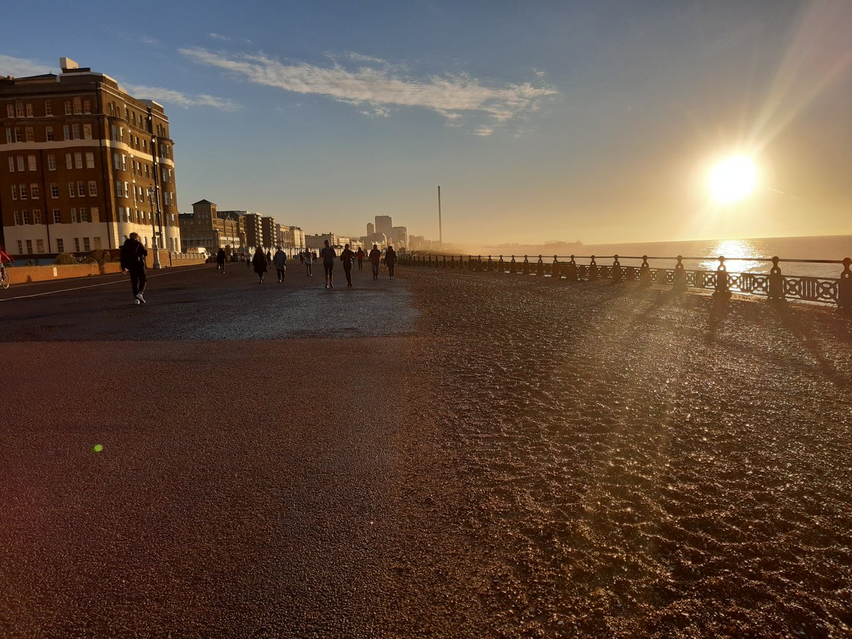 JaneTew16's tweet photo. On &amp; off the injury bench since last summer, here we go again with baby steps back towards fitness. Jeffing 90:30 intervals even slower than usual! Great to be out on the Prom early doors again ... I've missed you, sunrise! 🌅😍🌞🏃‍♀️ https://t.co/voBvbaVzOr