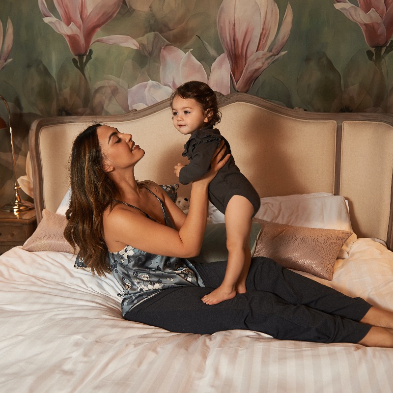 tallulahlove's tweet photo. Our Moonlight Mist #loungewear set is definitely on our #Valentines wish list this year, hint hint 💝 Take 15% off using code LIVING15 💝
#valentinesideas #luxurypjs #silkpj