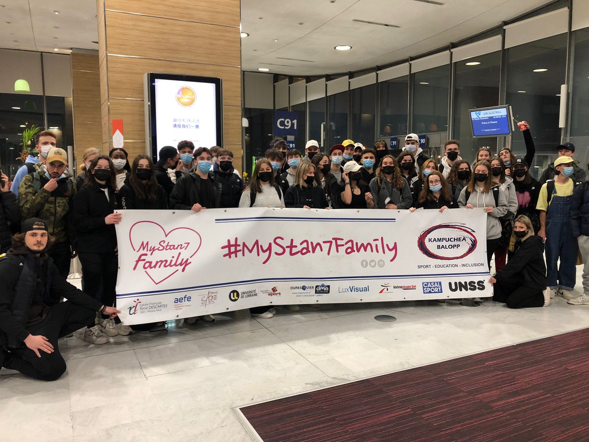 MyStan7Family's tweet photo. Les élèves de SPC Rugby relancent les activités à travers notre projet sportif, humain et environnementale sur l’île de la réunion 🇷🇪 !
#Mystan7Family #SPCRugby #soutienle7 https://t.co/rWVvM1lId5