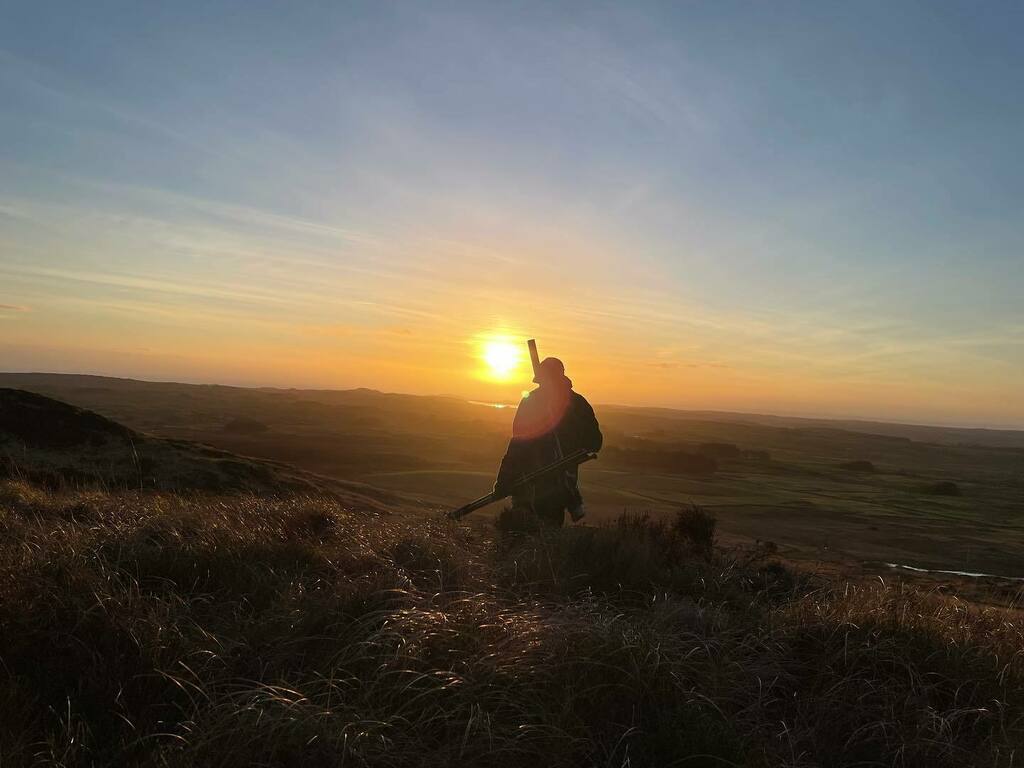 R4w10w's tweet image. Same thing… different pics #scotland #stalking #amateurphotography #sunset #sunrise #camouflage #whatanexperience  #walkingformiles instagr.am/p/CZeIWL-sN-j4…