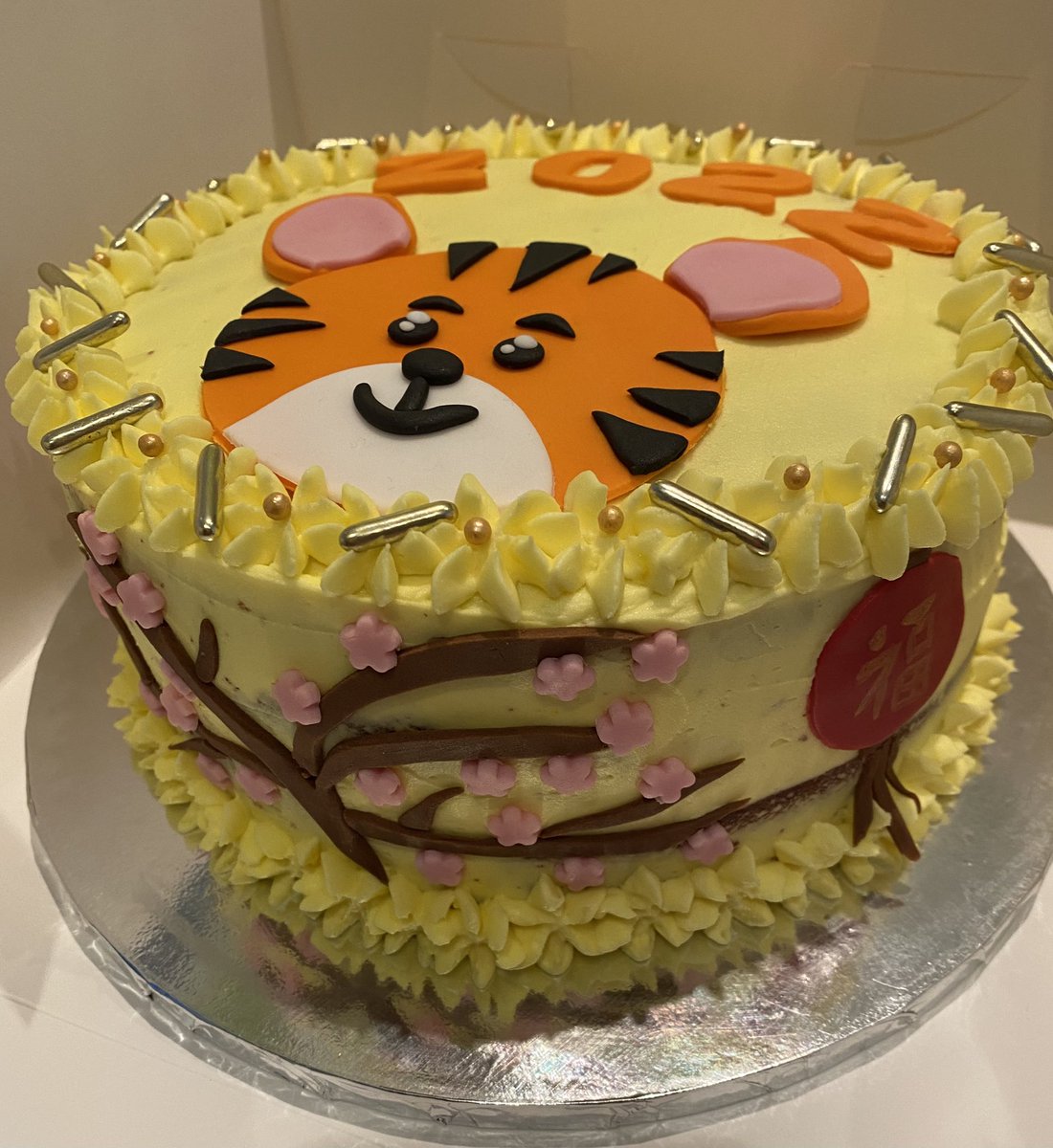 Cupcakes_Sandy's tweet photo. Kung hey fat choi! 🧧🐯🐅 Happy Lunar New Year to all those celebrating this week 🥰 https://t.co/o1A4SSVZj1