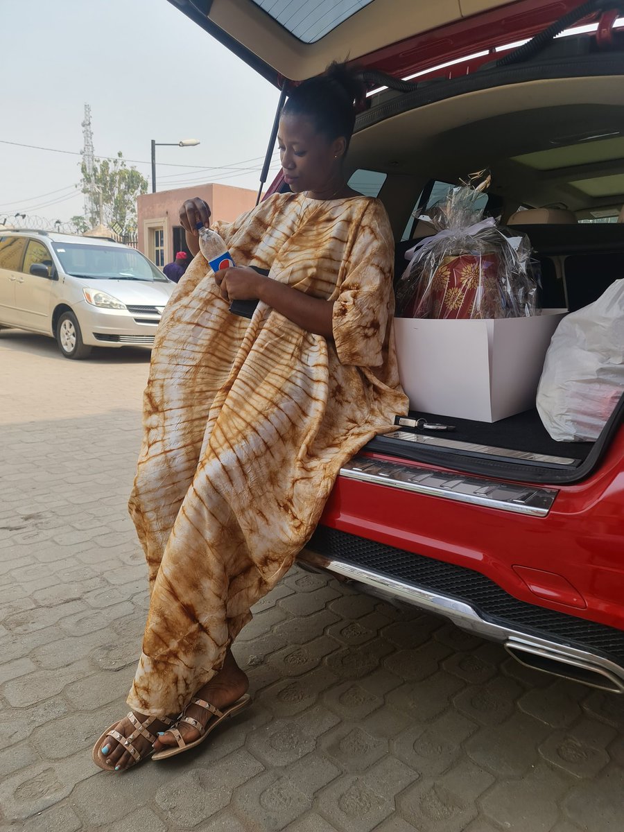 Peachycravecake's tweet photo. I alwys smile my way to Deliver😄 d road can't tension me #Peachy https://t.co/7PN52KFQn3