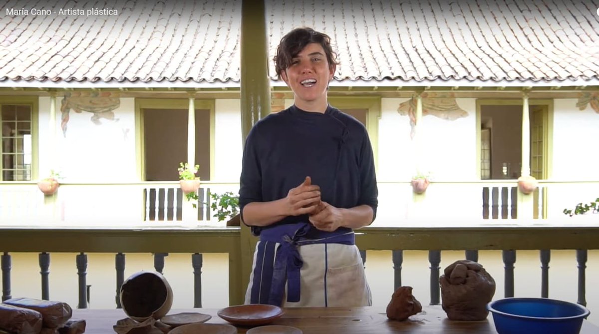 ¡MUSA apoya nuevos artistas! María Cano nos enseñara a elaborar una vasija a partir de una técnica llamada ''Rollo Tinajero''.
Recuerda que puedes ver el taller completo en nuestro canal de YouTube. Suscríbete.
Link YouTube: youtu.be/SYnWhZ34G9I