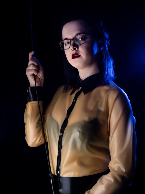 Heute Abend wieder Live f&uuml;r euch auf den bekannten seiten;) 19/20 Uhr gehts los!! Ps. das set findetst<a href="/tag/femdom"class="tags"><span>#femdom</span></a><a href="/tag/big7"class="tags"><span>#big7</span></a><a href="/tag/mdh"class="tags"><span>#mdh</span></a><a href="/tag/camgirllife"class="tags"><span>#camgirllife</span></a><a href="/tag/dominant"class="tags"><span>#dominant</span></a><a href="/tag/latexbeauty"class="tags"><span>#latexbeauty</span></a>