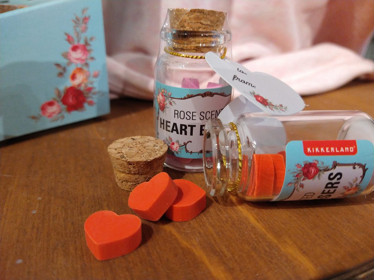 ❤️ Spread a little love ❤️
Wij zijn helemaal klaar voor Valentijn!
Kom gerust snuisteren voor leuke cadeau-ideetjes.
De winkel is open : zat van 10u tot 18u
Webshop 24/7  : devreemdeeend.be/product/flesje…