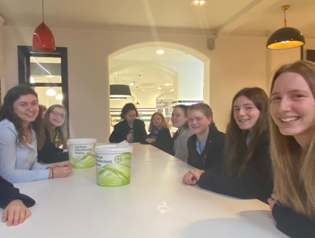 Peer Mentoring with our #sixthformers and year 7 & 8 pupils - any questions the girls have, our wonderful Sixth Formers can share their own experiences and offer suggestions and advice 🙌 @GDST #peermentoring