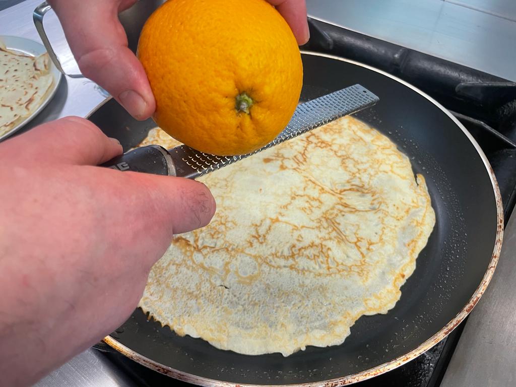 Today is the #Chandeleur, the day French people eat pancakes or 'crêpes' (often accompanied by cider). The tradition is said to date back to Roman times. 

This year, French Residence chef <a href="/gilquillot/">gillesquillot</a> has joined in the celebration...

What's YOUR favourite pancake topping?