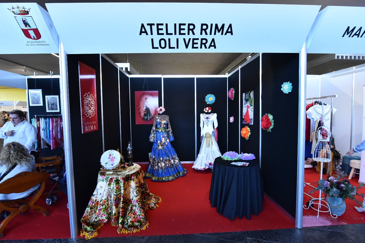El 5 de febrero a las 19h en #SIMOF2022 desfilarán Loli Vera, <a href="/CarmenVegaModa/">Carmen Vega</a> y <a href="/AtelierRima/">Atelier Rima</a>
Para obtener tu entrada ⏩simof.es