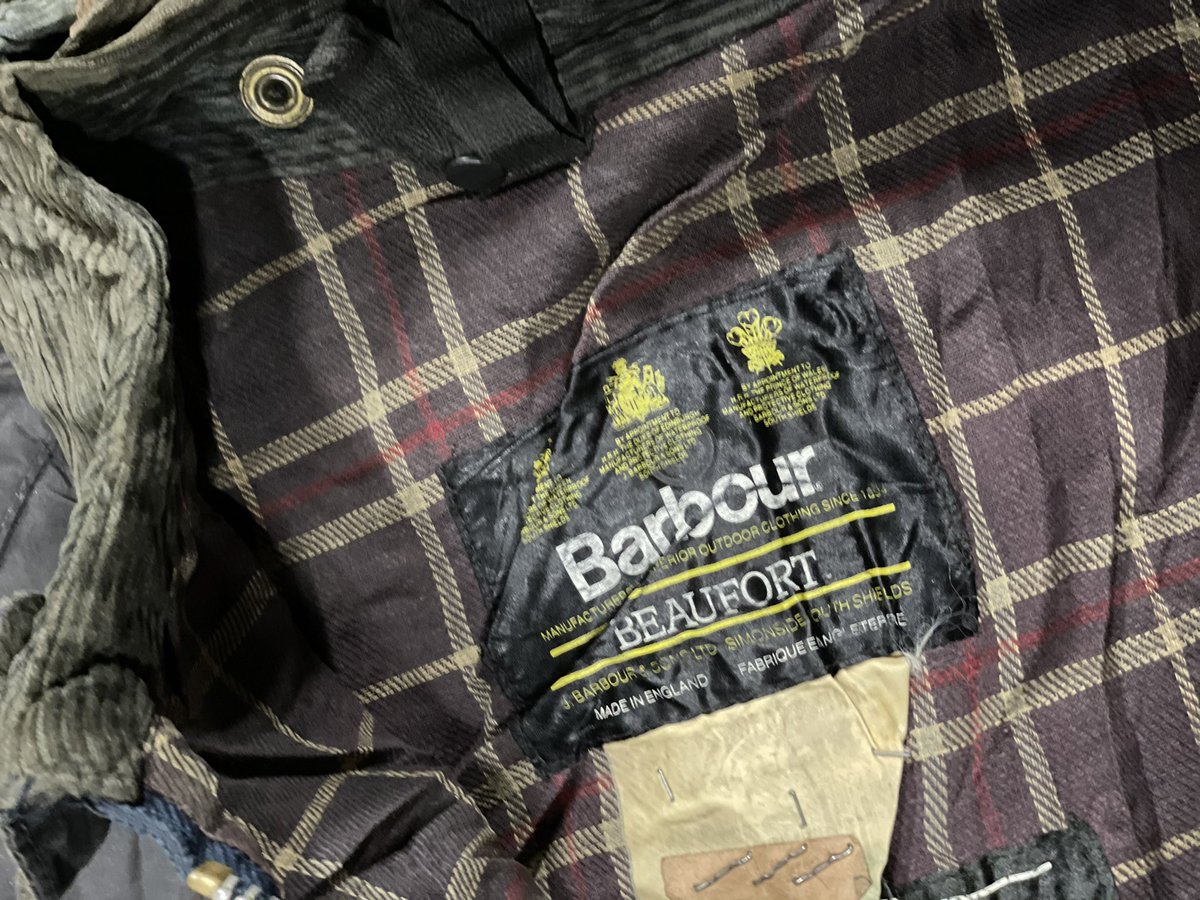 re_storage's tweet photo. .
【海外古着卸　RE:STORAGE👖】

Barbour oiled jacket 😎

LINE公式、インスタDMでピック予約受付中です。
(・初めての方は簡単に自己紹介をしていただけると嬉しいです🙇‍♀️
・一般の方への販売はしておりません)

■完全予約制
1部10時30分〜14時30分
2部15時〜19時

LINE公式ID : @362qbspx https://t.co/0cikq6sV1b
