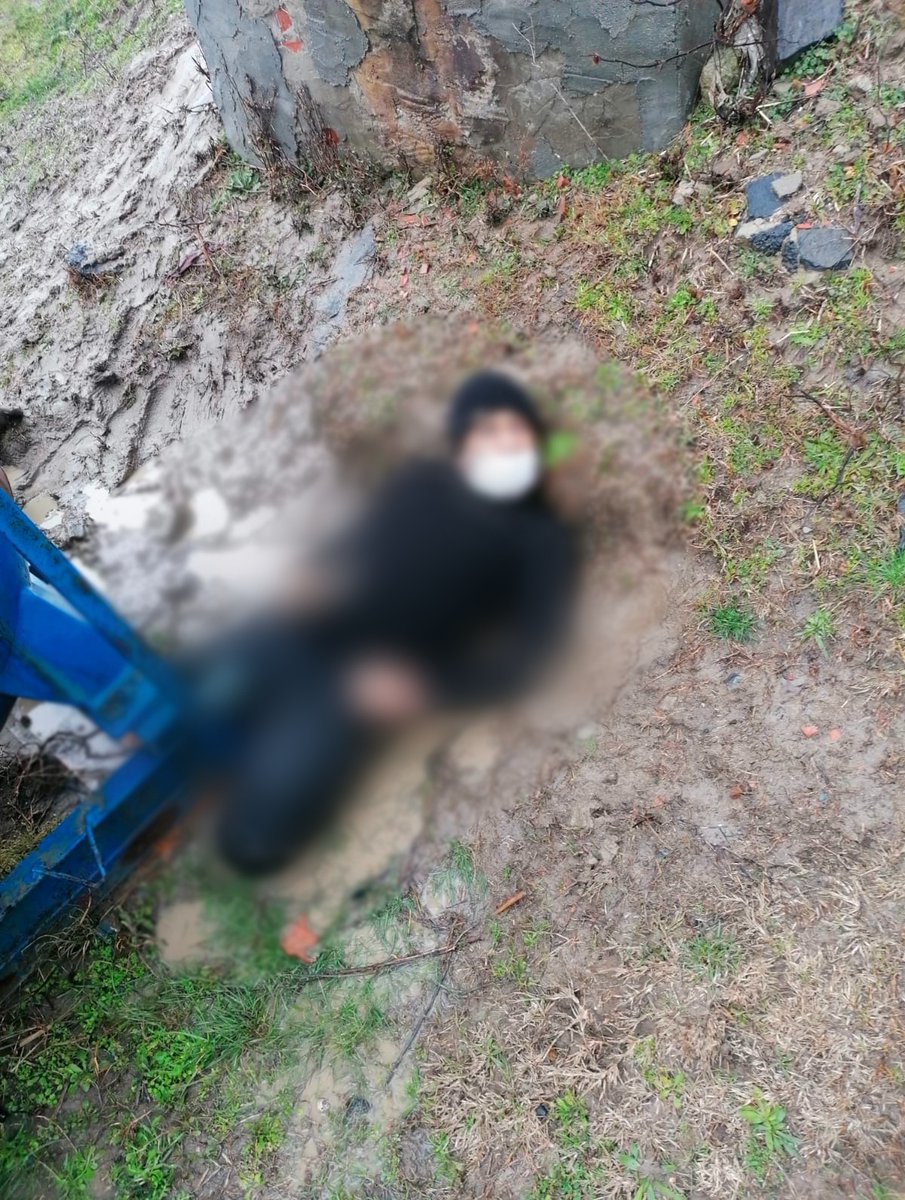 📆 02.02.2022
📍 Greece Ipsala Border

12 of the 22 migrants pushed back by Greek Border Units, stripped off from their clothes and shoes have frozen to death.

EU is remediless, weak and void of humane feelings.

Greek border units thug against victims, tolerant towards FETO