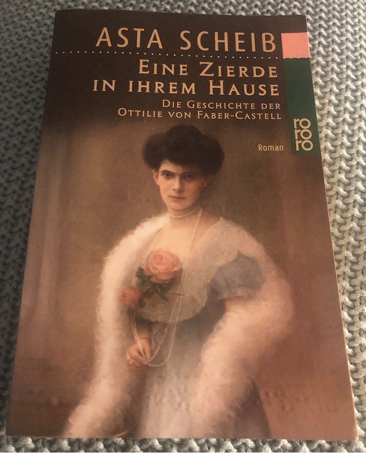 ida19763's tweet photo. Powieść biograficzna o Ottilie von Faber-Castell .Powieść nie tylko o ołówkach i firmie która je produkuje 👌
5 #readlist2022pl https://t.co/MgYFiblXTN