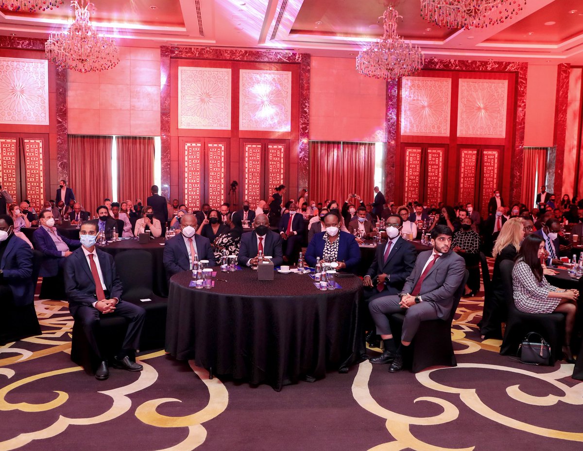 PrimatureRwanda's tweet photo. On behalf of President Paul Kagame, PM Dr. Edouard Ngirente delivered his keynote address at the #Expo2020 Rwanda Business Forum. Participants included Rwandan private sector representatives as well as top UAE and Dubai-based companies and business leaders. #RwandaExpo2020 https://t.co/JvGaVZC89j