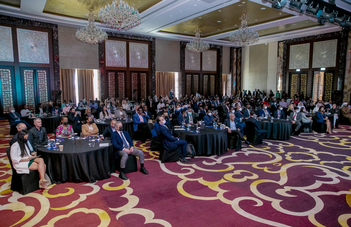 PrimatureRwanda's tweet photo. On behalf of President Paul Kagame, PM Dr. Edouard Ngirente delivered his keynote address at the #Expo2020 Rwanda Business Forum. Participants included Rwandan private sector representatives as well as top UAE and Dubai-based companies and business leaders. #RwandaExpo2020 https://t.co/JvGaVZC89j