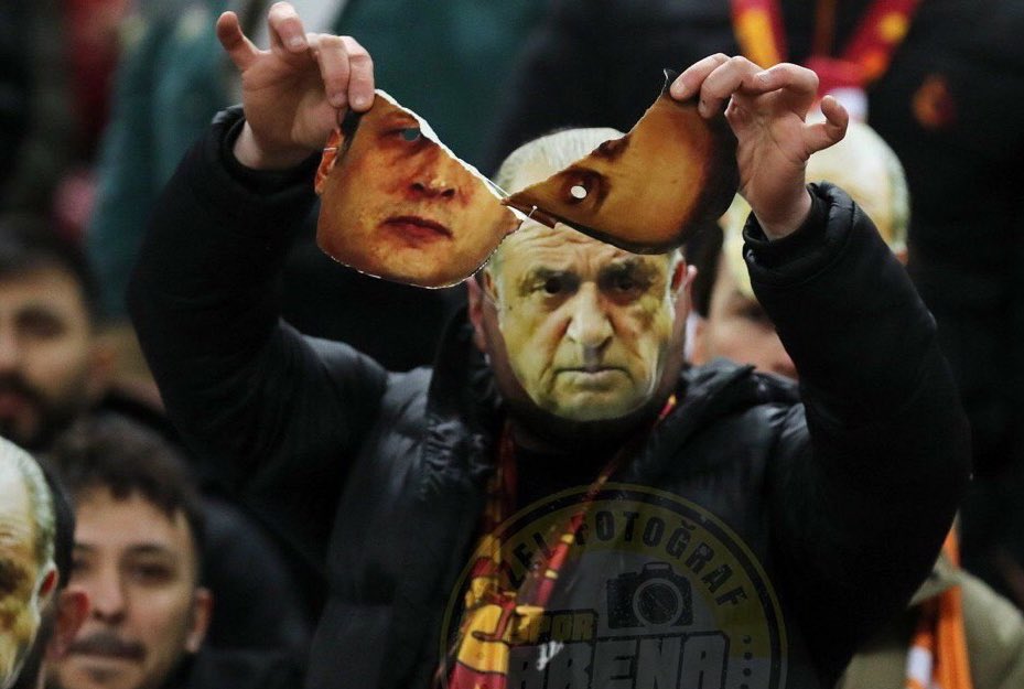 İstifa edin!!!!!! #HerkesFloryaya